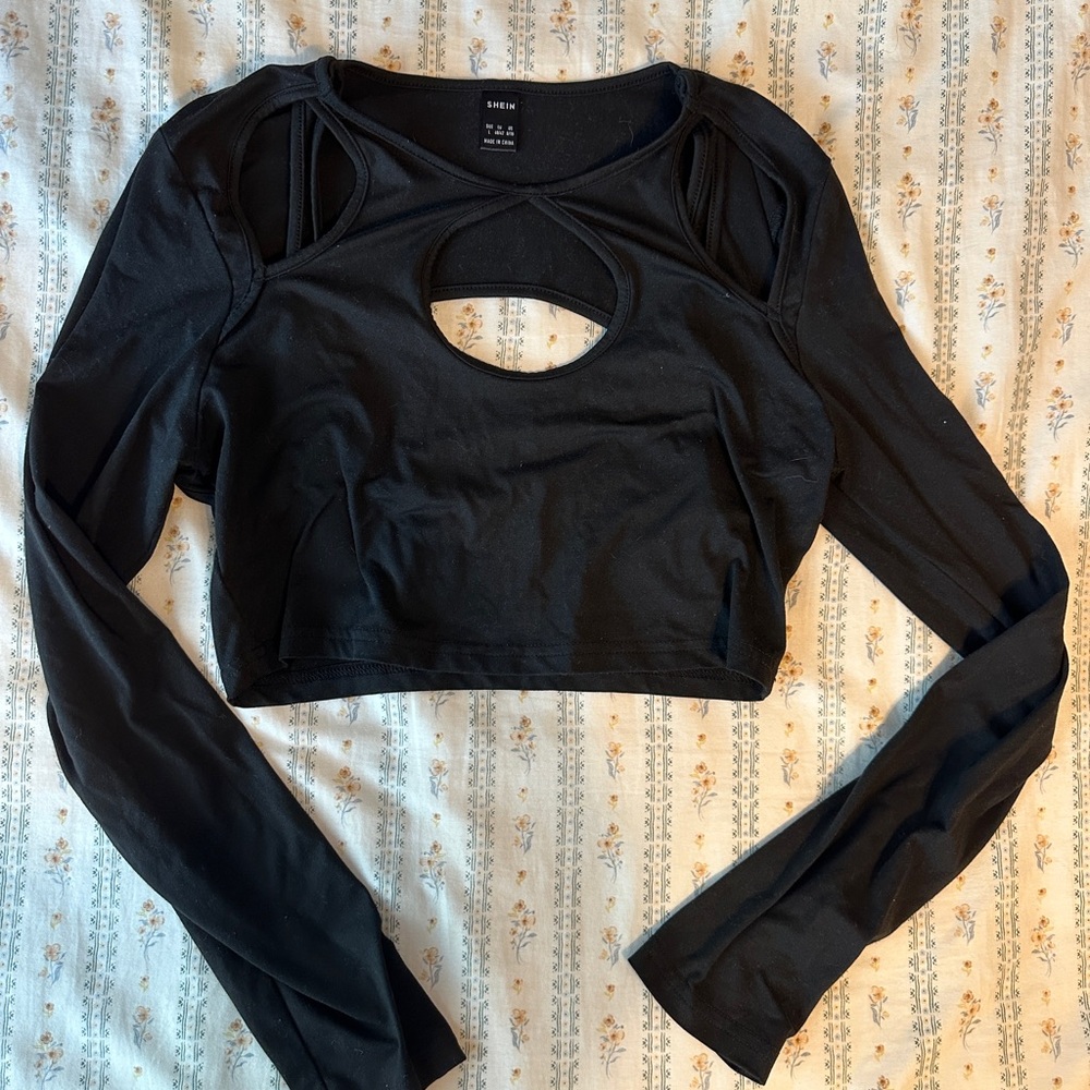 Black Cut-Out Long Sleeve Crop Top